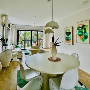 Position Perfection- Mornington, Mornington